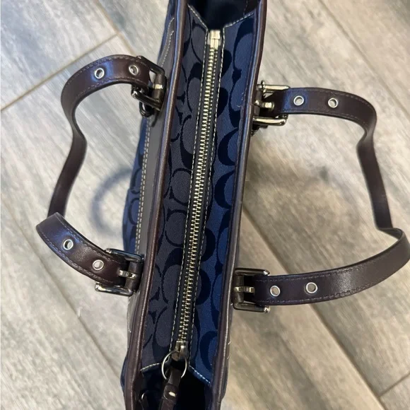 Coach 2007 Legacy Handbag - Picture 14 of 15